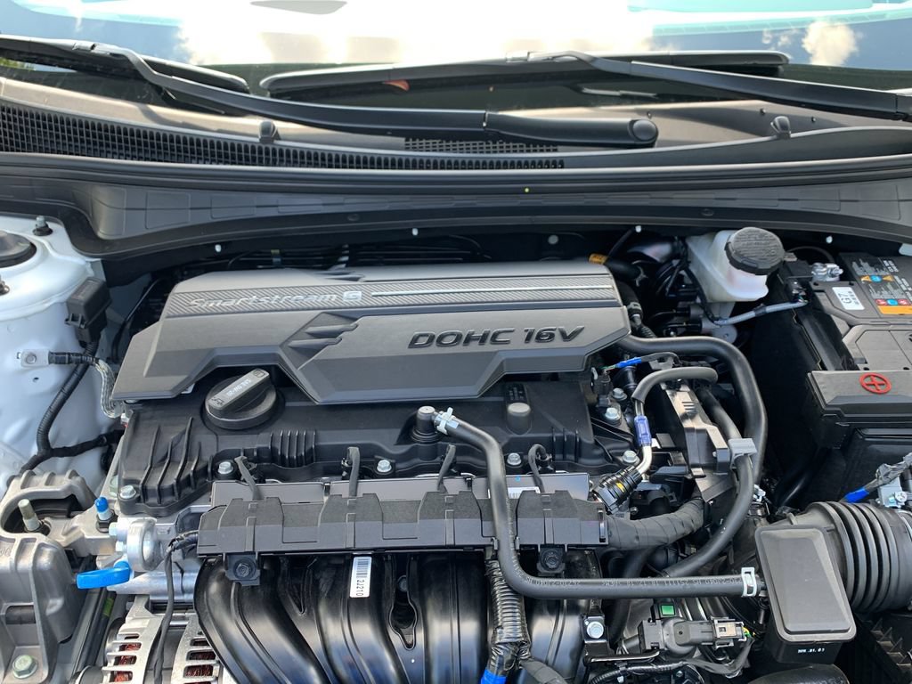 Certified 2026 Hyundai Elantra SE FWD image 9