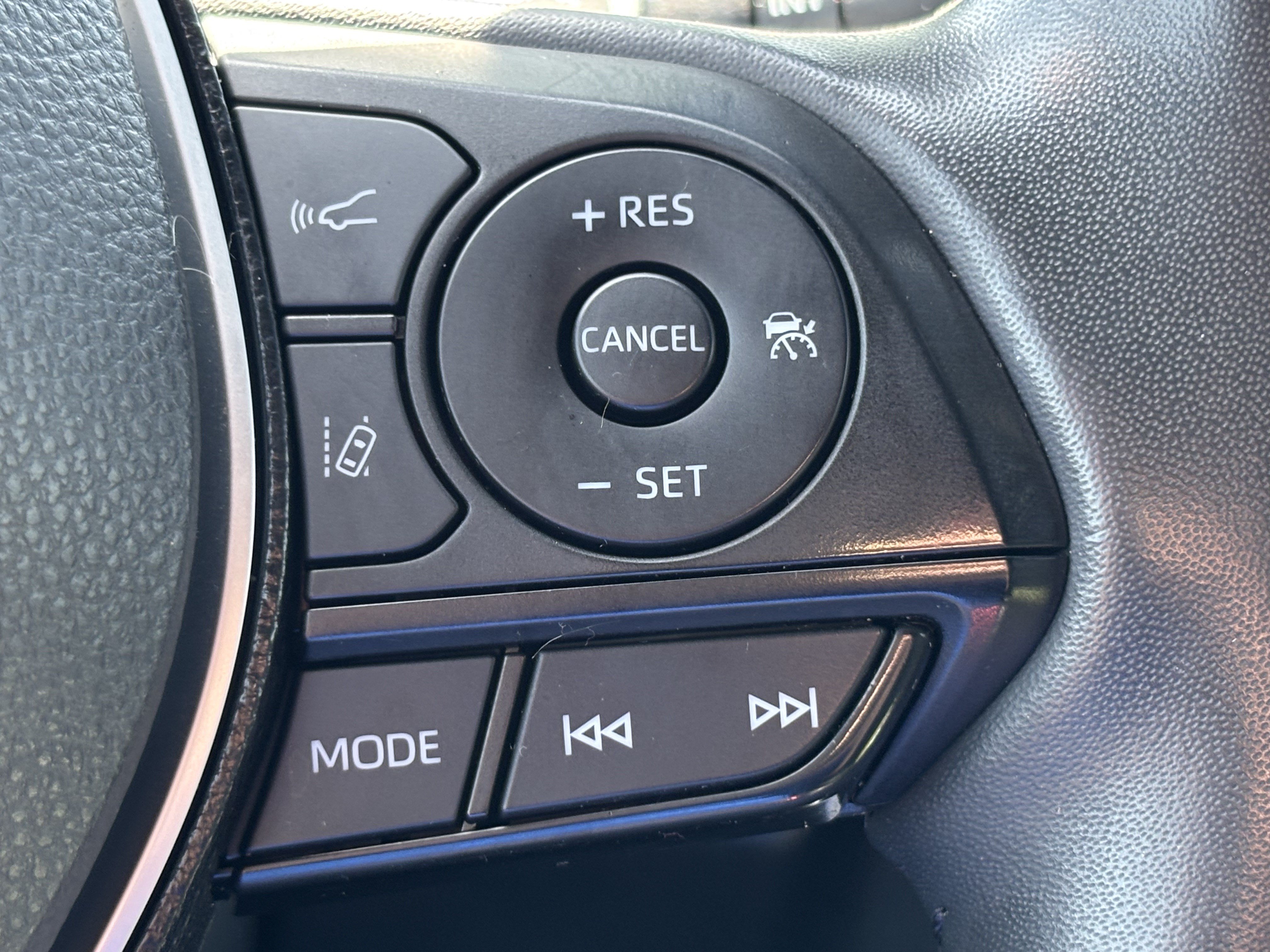 Used 2020 Toyota RAV4 XSE AWD/4WD image 20