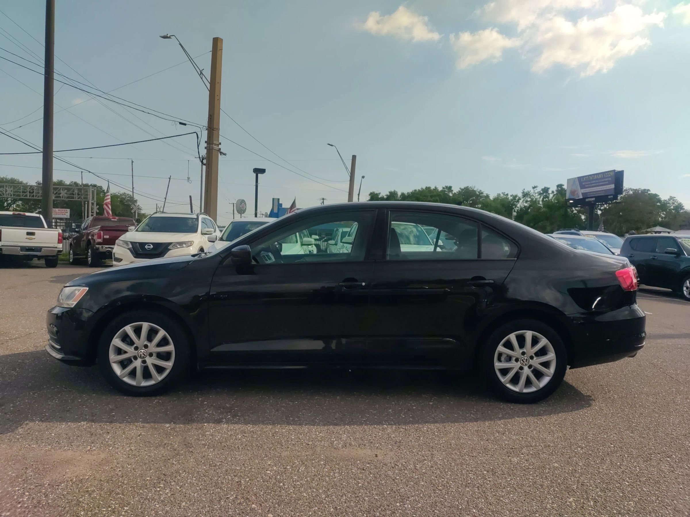 Used 2015 Volkswagen Jetta SE image 1