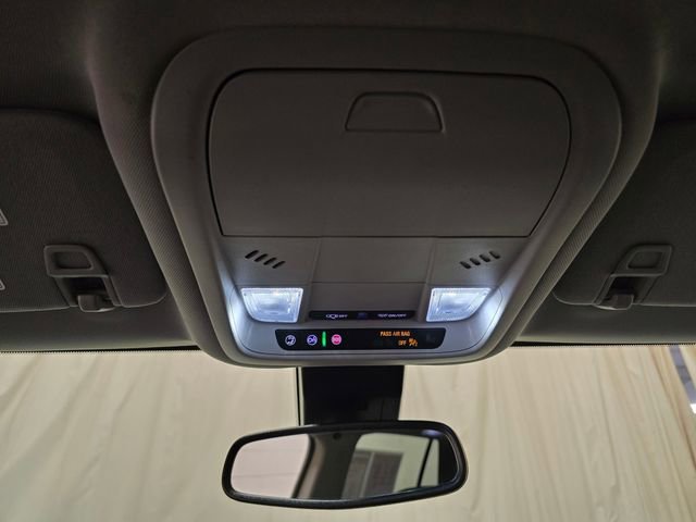 Used 2023 GMC Terrain SLE w/ Driver Convenience Package image 24