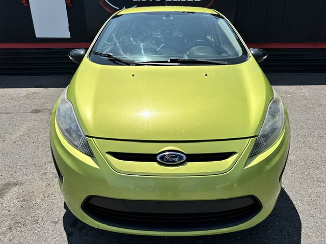 Used 2013 Ford Fiesta Titanium w/ Black Sport Appearance Pkg FWD image 8