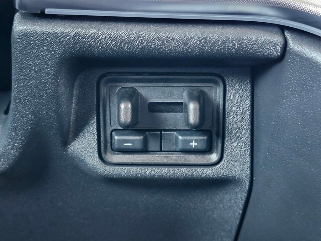 Certified 2025 Ford Expedition Platinum image 28