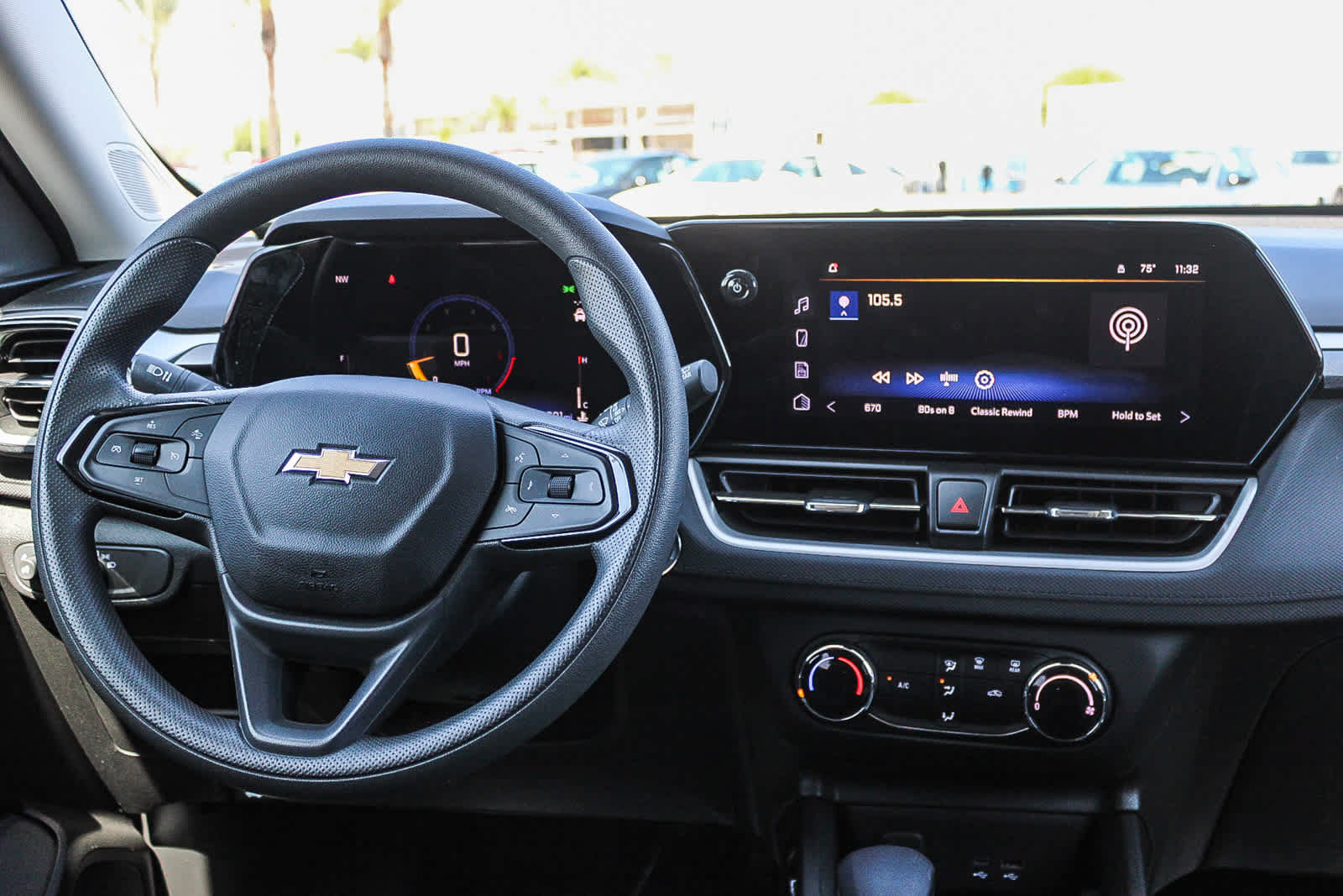 Used 2025 Chevrolet TrailBlazer LS w/ LS Convenience Package FWD image 11