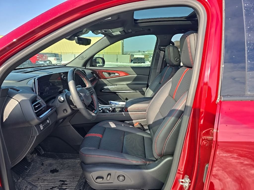 Used 2025 Chevrolet Traverse RS w/ LPO, Floor Liner Package image 10