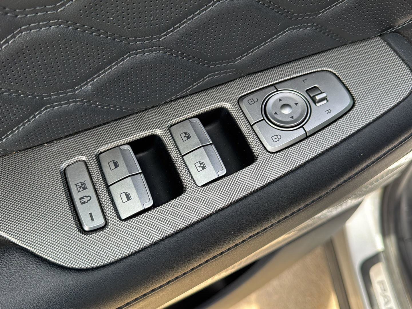 Used 2022 Hyundai Palisade Calligraphy w/ Cargo Package image 12