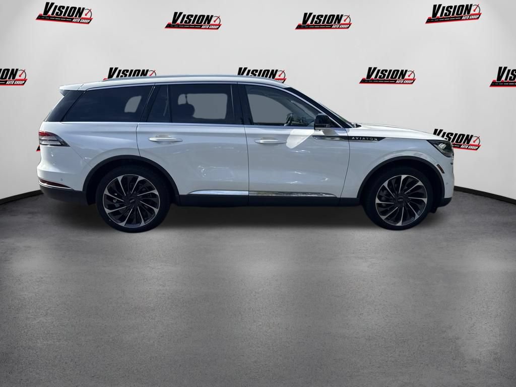 Used 2022 Lincoln Aviator Reserve w/ Equipment Group 201A AWD/4WD image 4