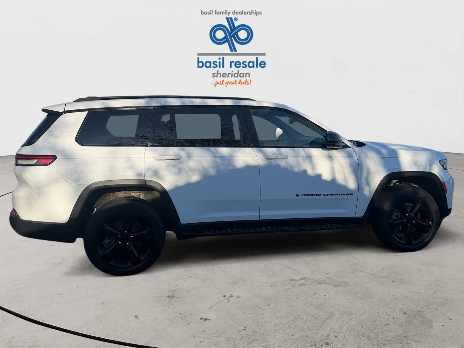 Used 2024 Jeep Grand Cherokee L Limited w/ Luxury Tech Group II AWD/4WD image 8
