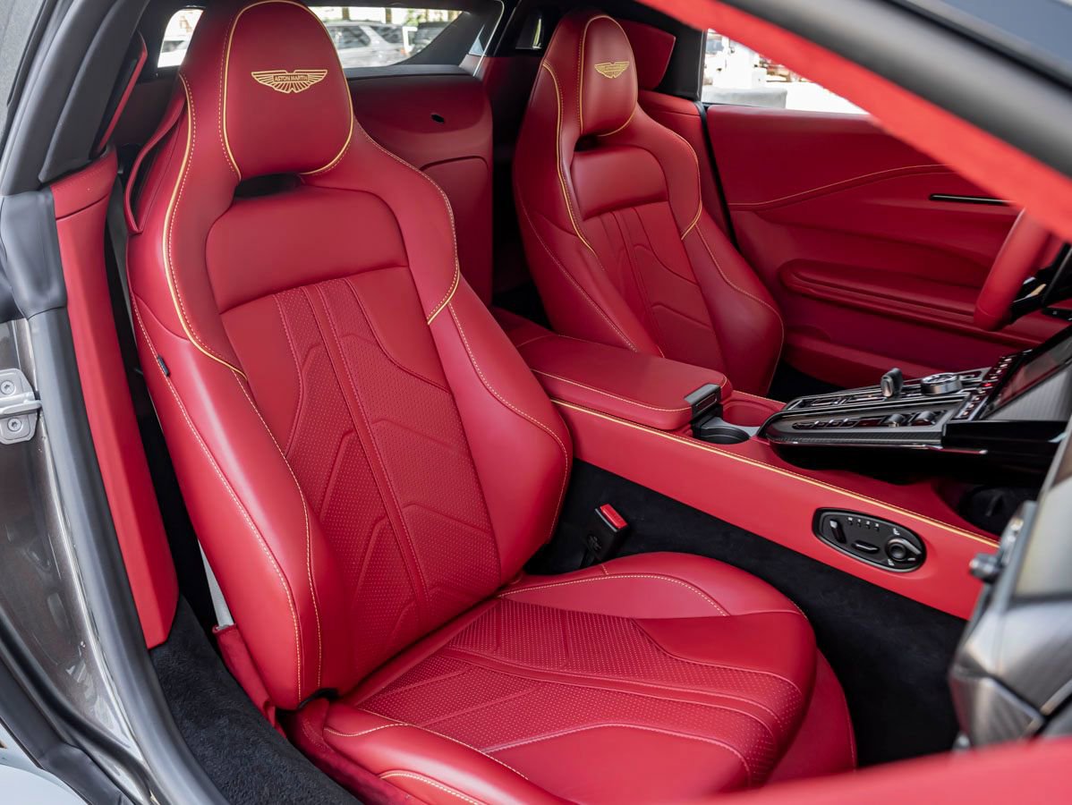 Used 2026 Aston Martin V8 Vantage Coupe RWD image 21