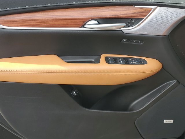 Certified 2025 Cadillac XT5 Premium Luxury w/ LPO, Floor Liner Package AWD/4WD image 11
