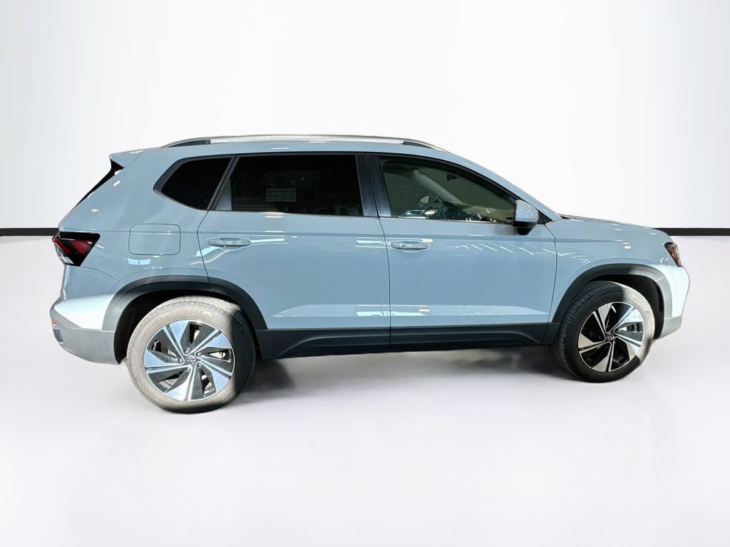 Certified 2025 Volkswagen Taos SE AWD/4WD image 4