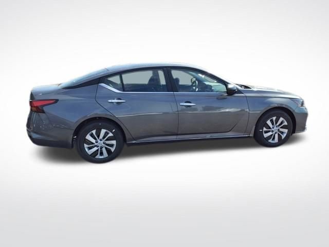 New 2025 Nissan Altima 2.5 S image 8