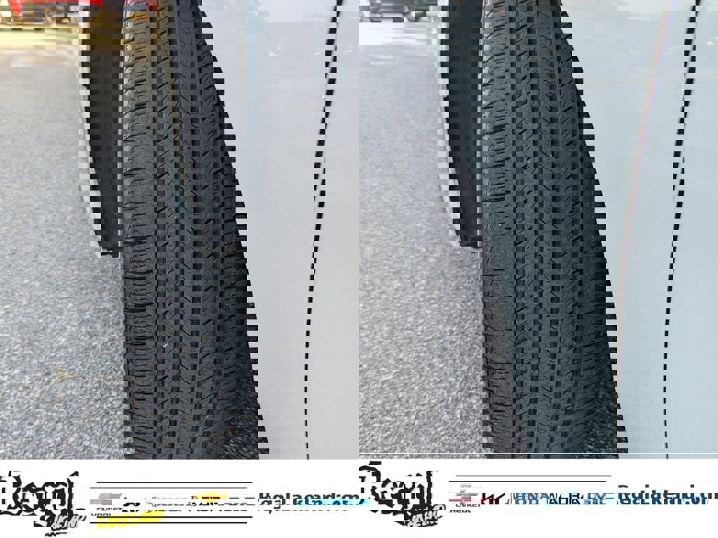 Used 2021 Toyota Camry SE image 31