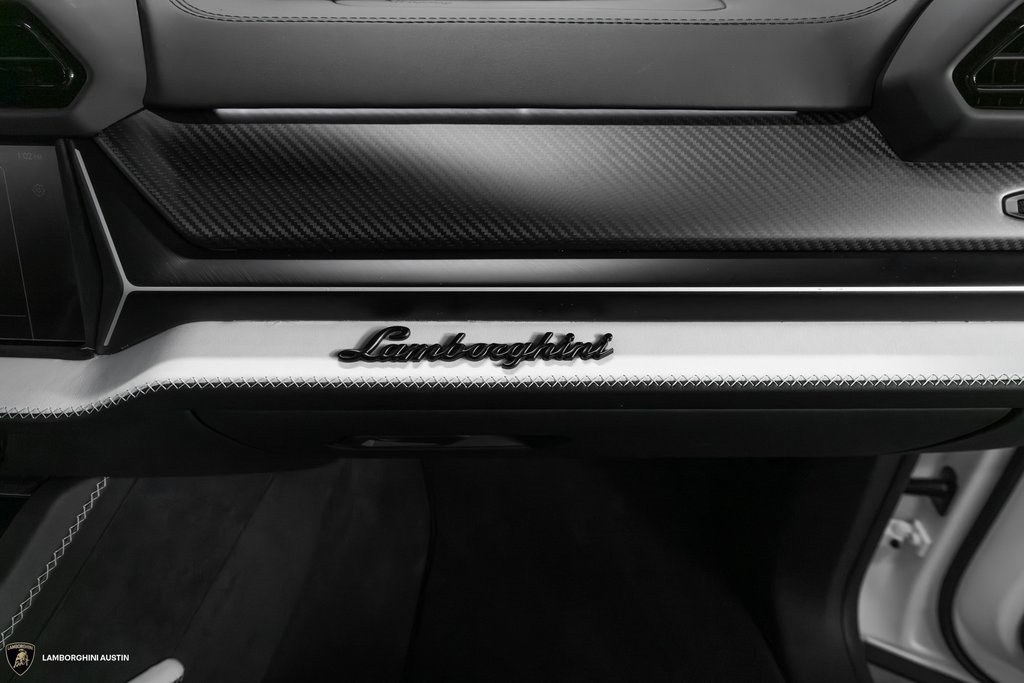 Used 2025 Lamborghini Urus SE image 52