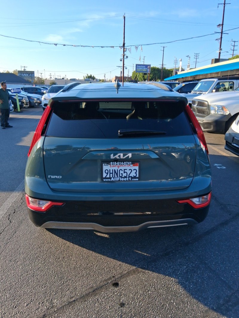 Used 2023 Kia Niro Wind w/ Wind Preserve Package FWD image 5