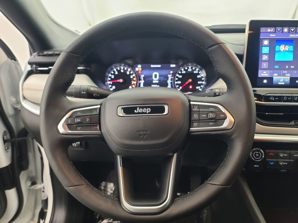 Used 2025 Jeep Compass Limited AWD/4WD image 29