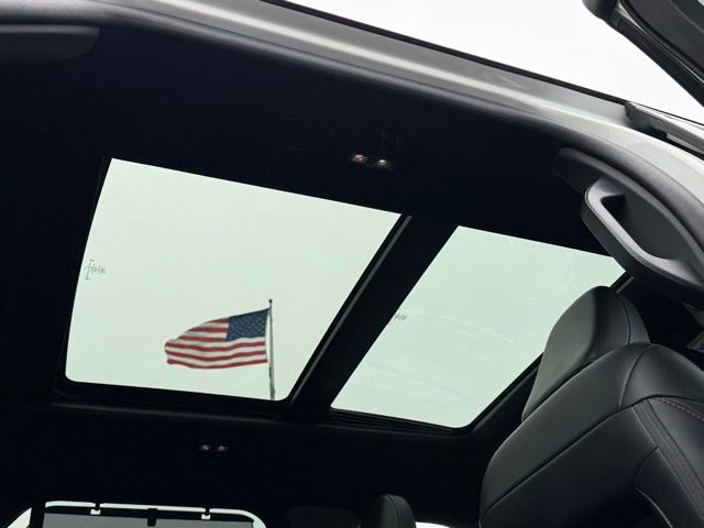 Used 2025 Ford Explorer ST AWD/4WD image 12