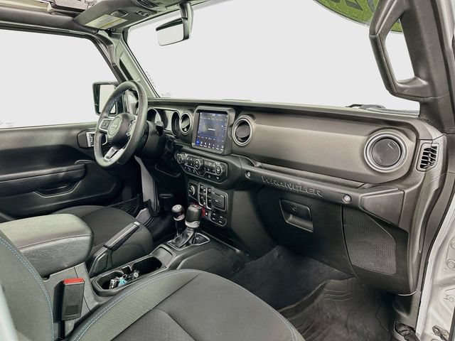 Used 2023 Jeep Wrangler Unlimited Rubicon 4xe w/ Cold Weather Group AWD/4WD image 31
