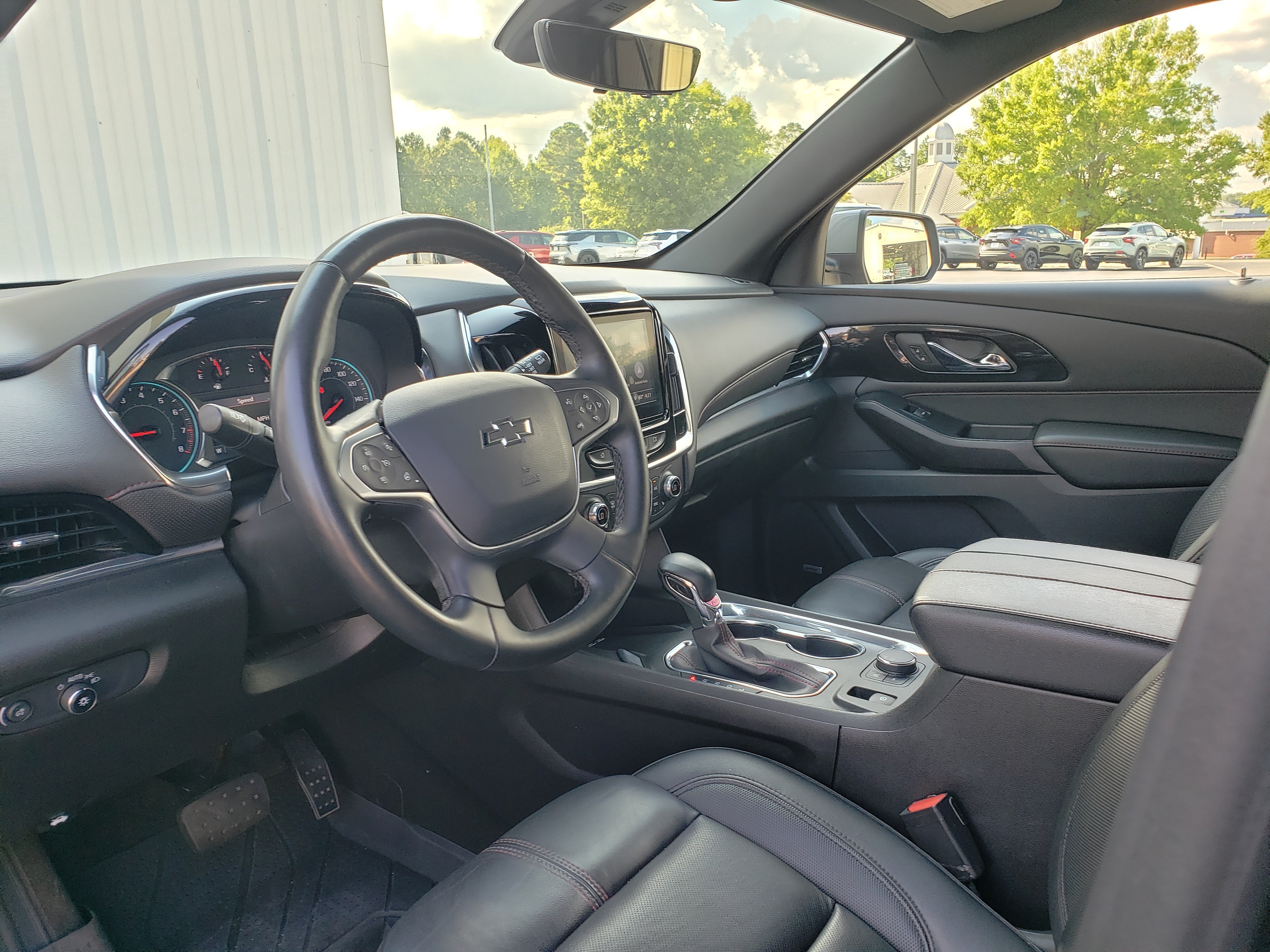 Used 2023 Chevrolet Traverse RS w/ LPO, Floor Liner Package FWD image 30