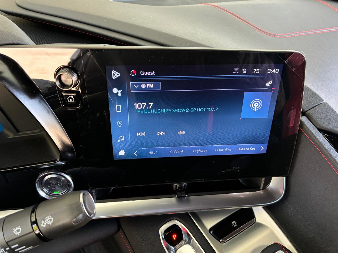 Used 2024 Chevrolet Corvette Stingray Coupe w/ Z51 Performance Package image 19