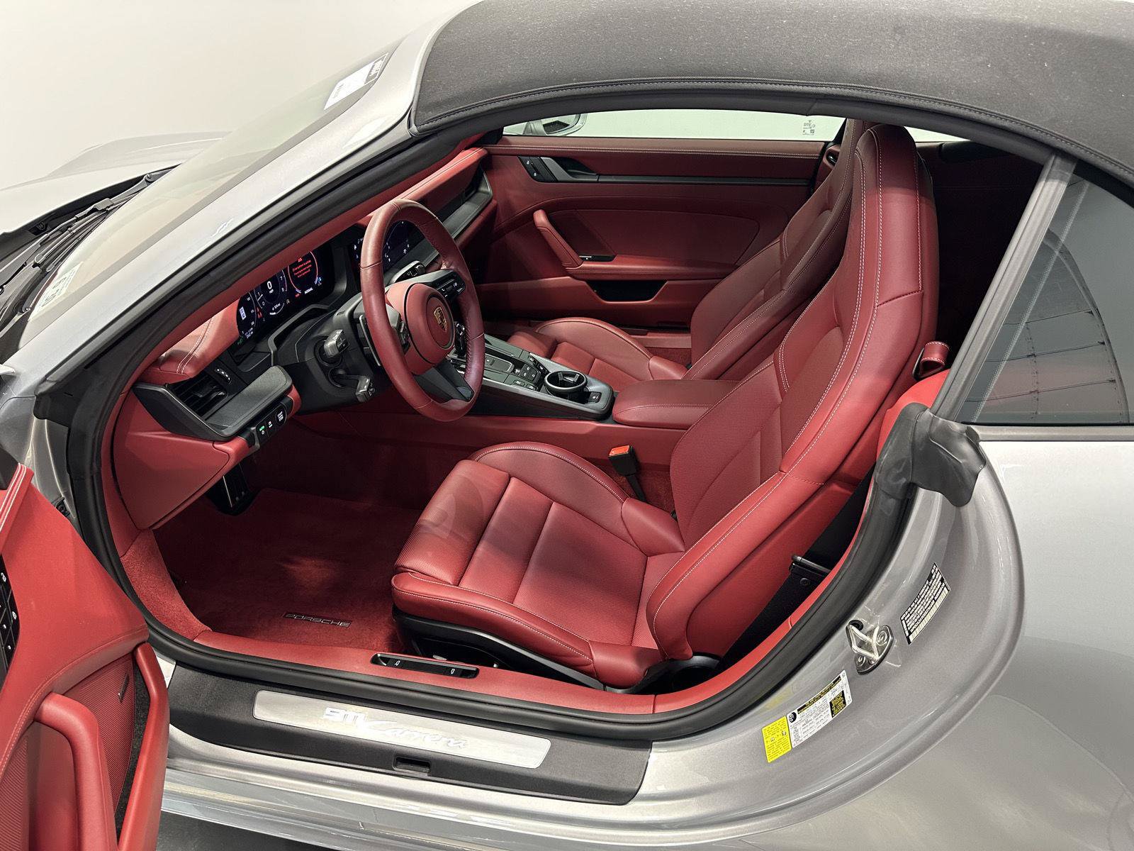 Used 2025 Porsche 911 Carrera RWD image 21