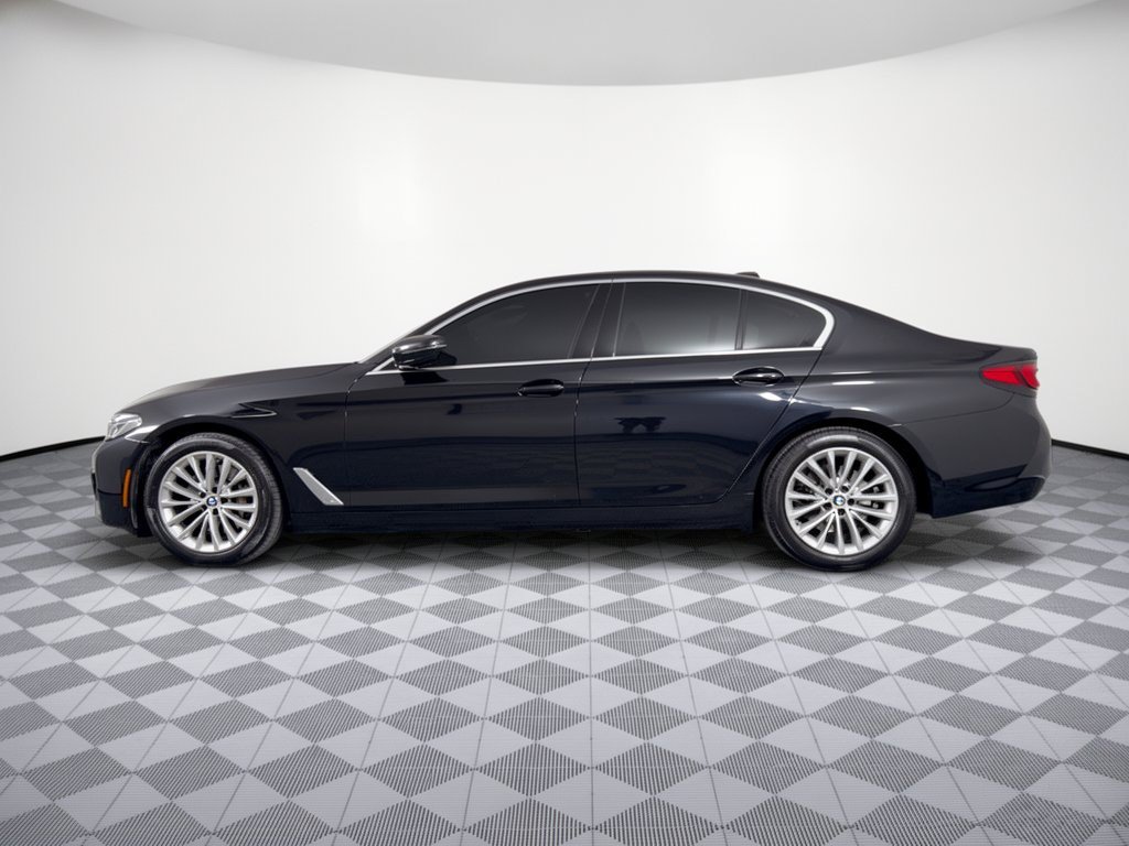 Used 2023 BMW 530i w/ Premium Package RWD image 2