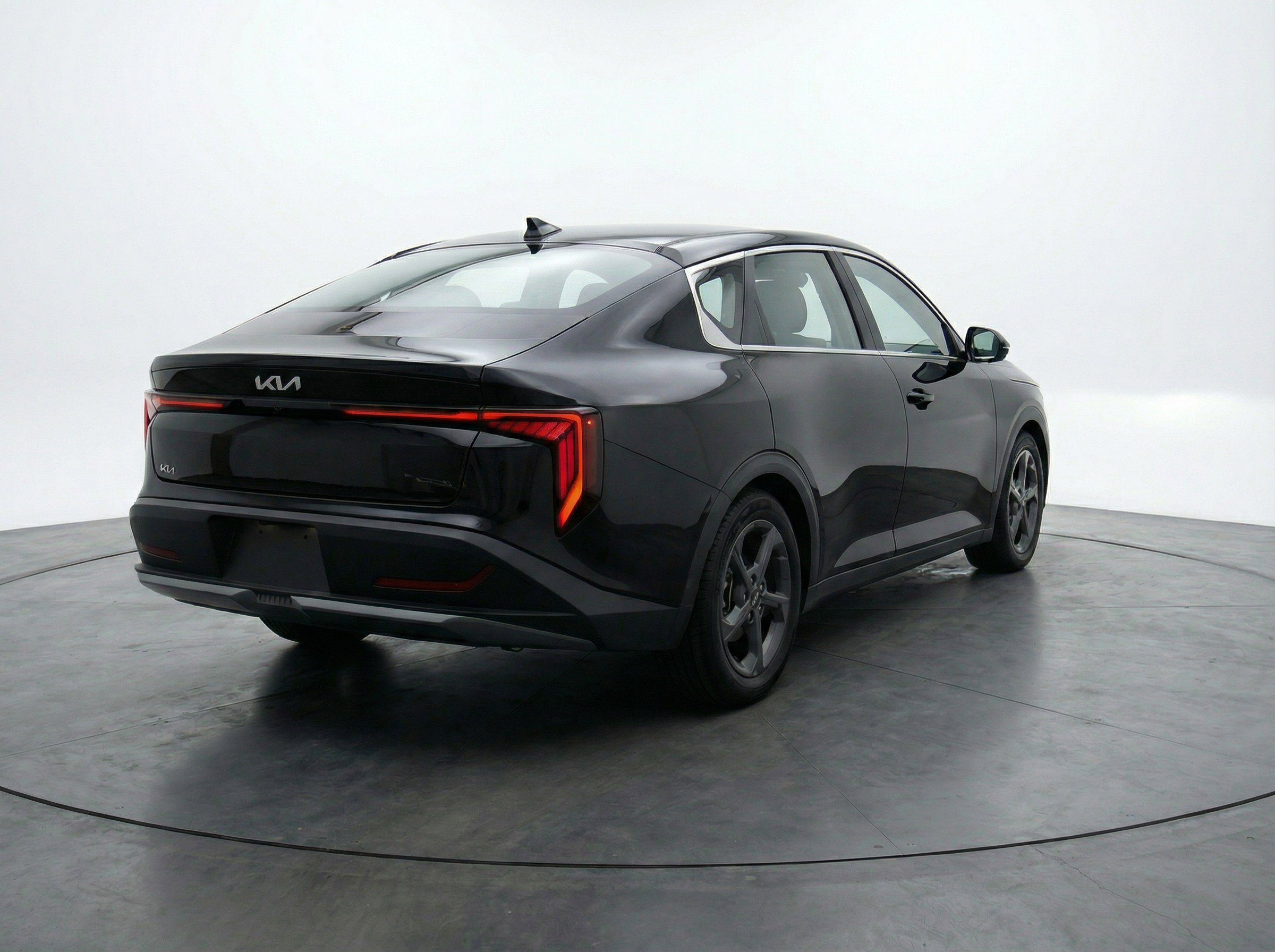 Used 2025 Kia K4 LXS image 9