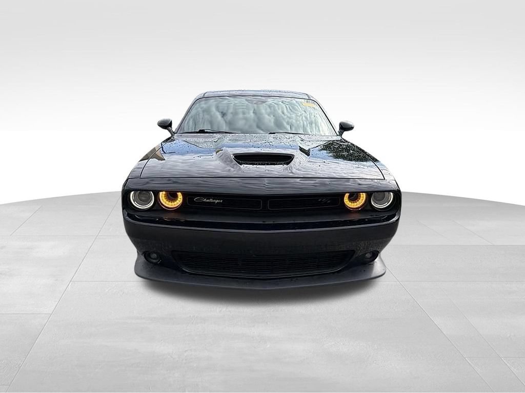 Used 2019 Dodge Challenger R/T w/ Driver Convenience Group RWD image 2