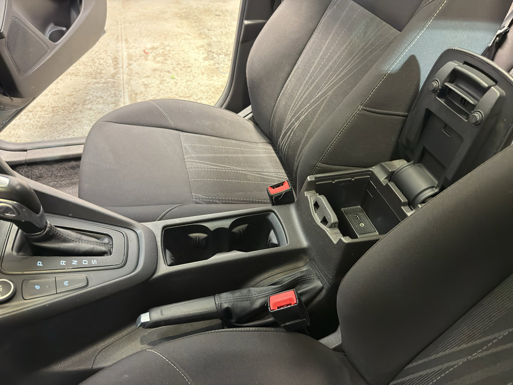 Used 2016 Ford Focus SE FWD image 19