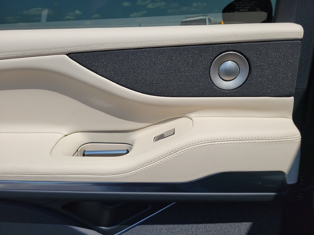 New 2027 Lincoln Navigator L Reserve AWD/4WD image 15