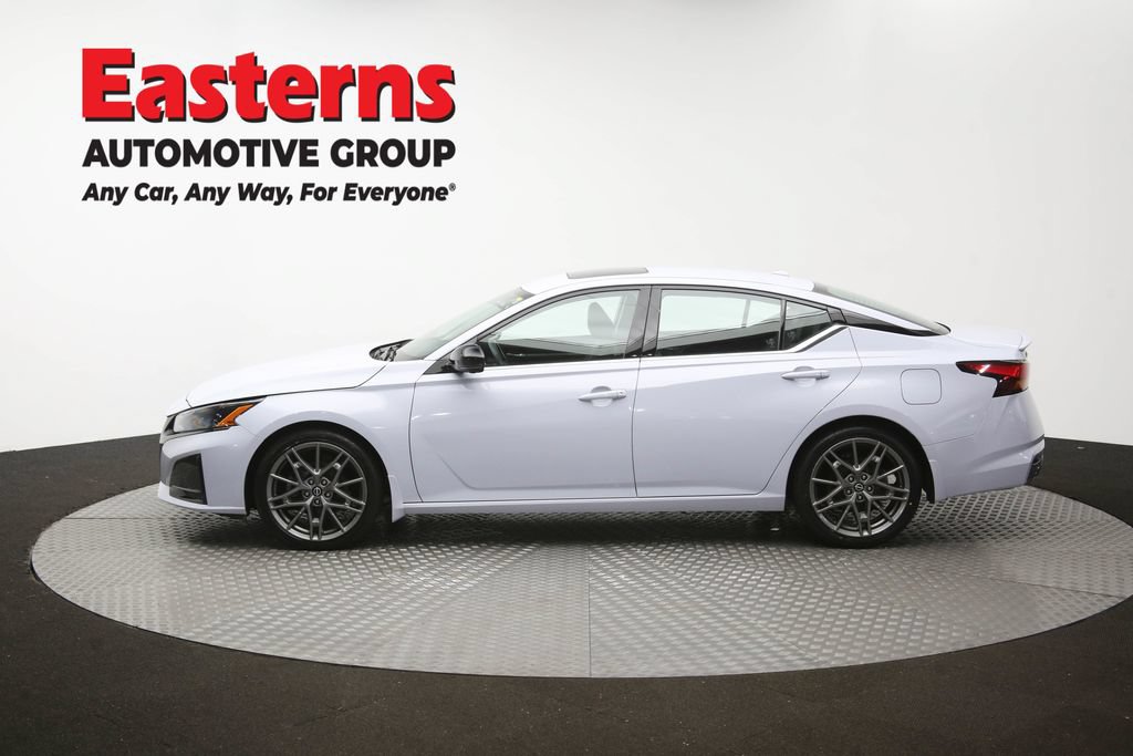 Used 2023 Nissan Altima 2.0 SR FWD image 61