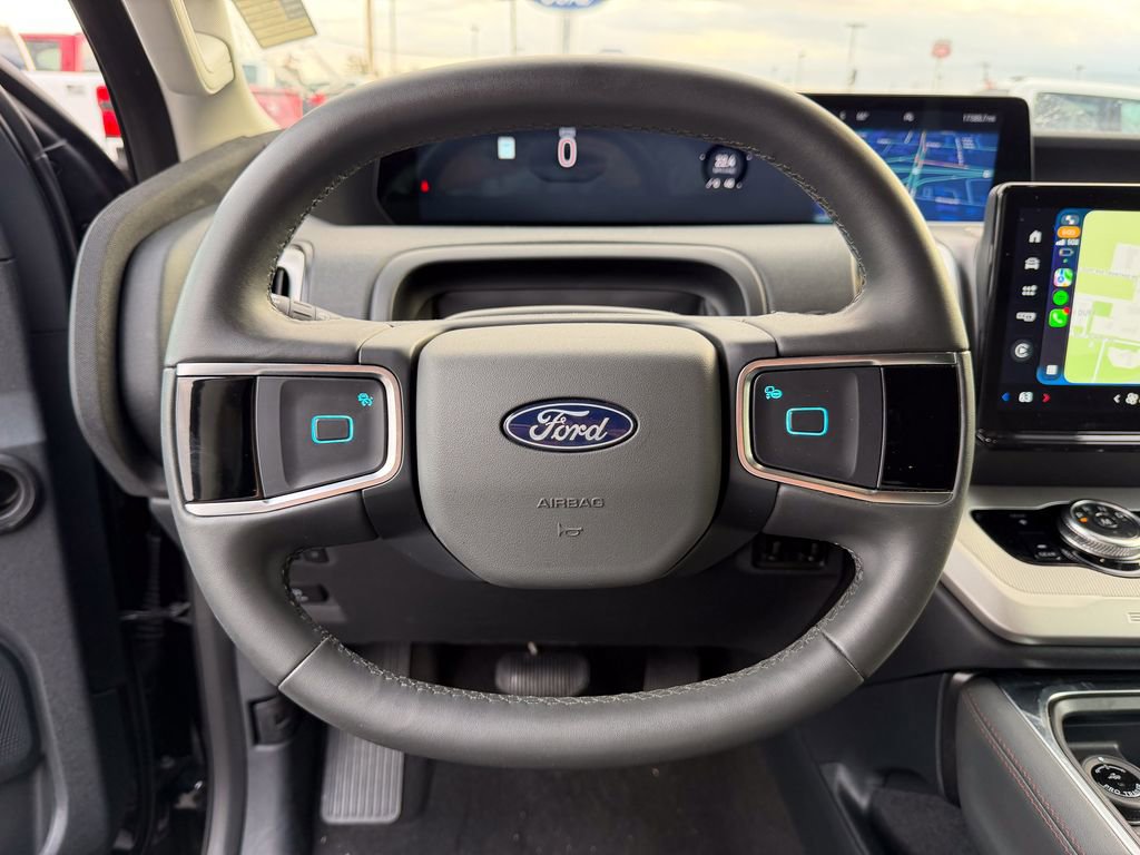 Used 2025 Ford Expedition Active image 32