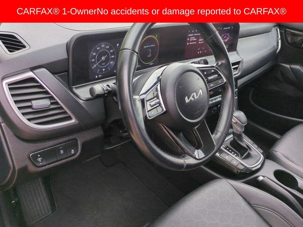 Used 2024 Kia Seltos EX image 2