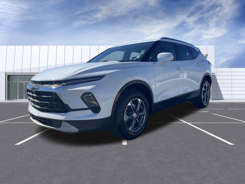 Used 2023 Chevrolet Blazer LT image 4