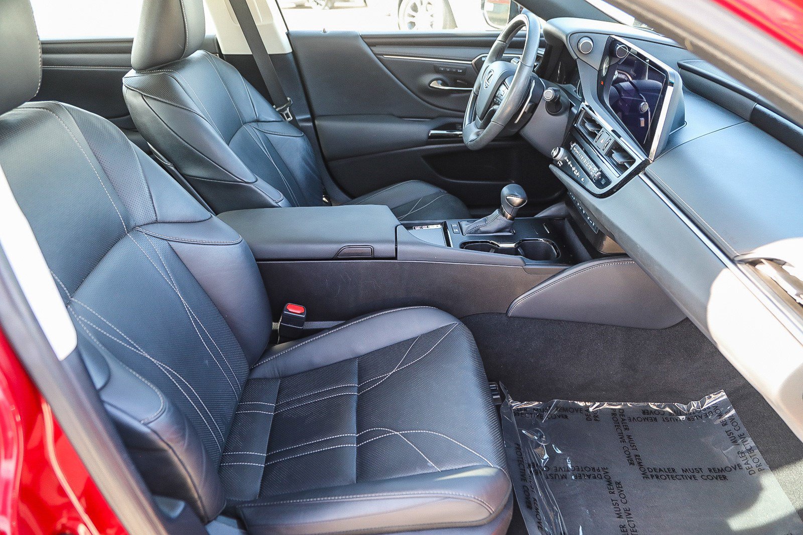 Used 2024 Lexus ES 300h w/ Accessory Package (Z2) FWD image 16