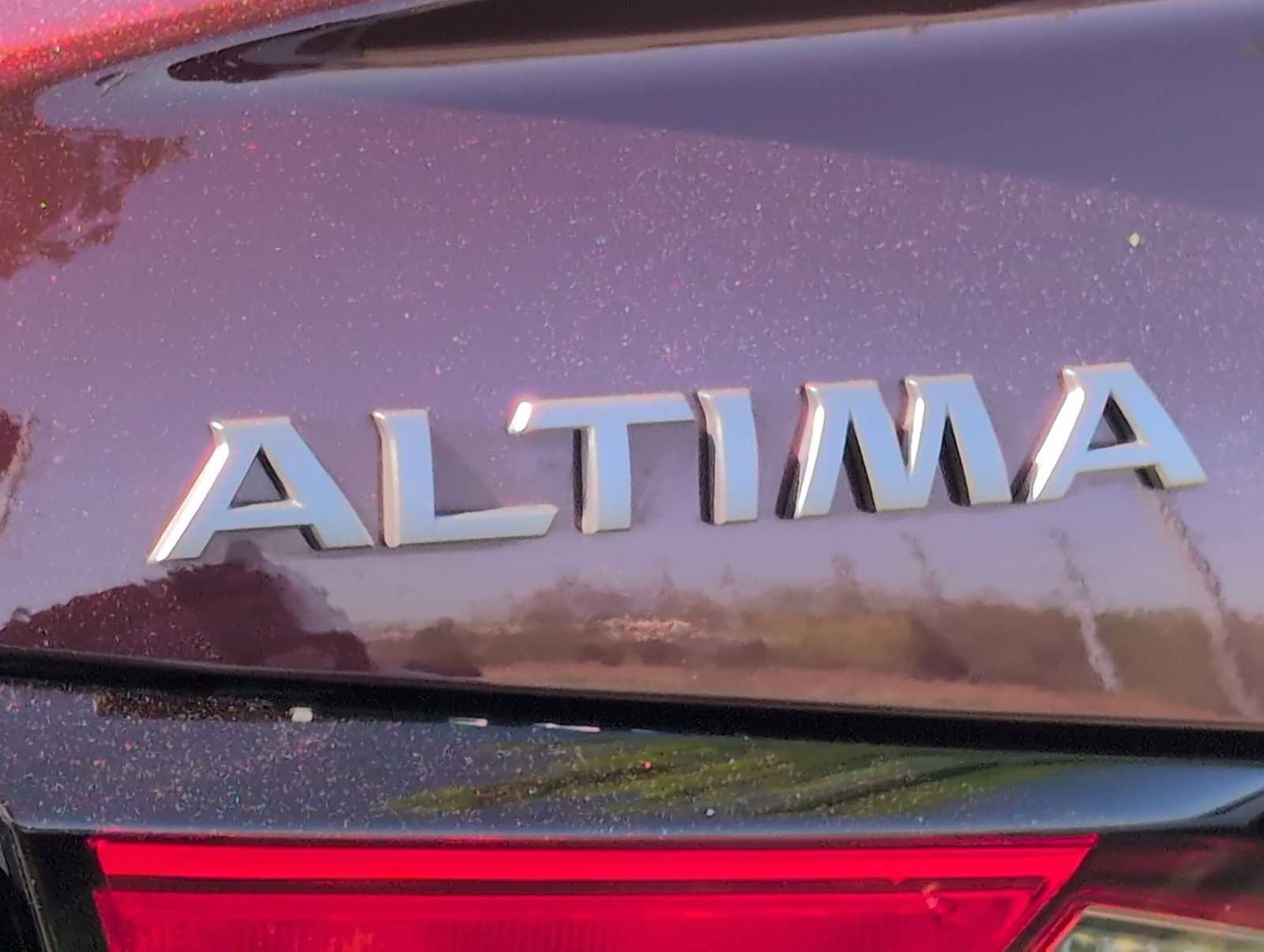 Used 2024 Nissan Altima 2.5 SV image 13