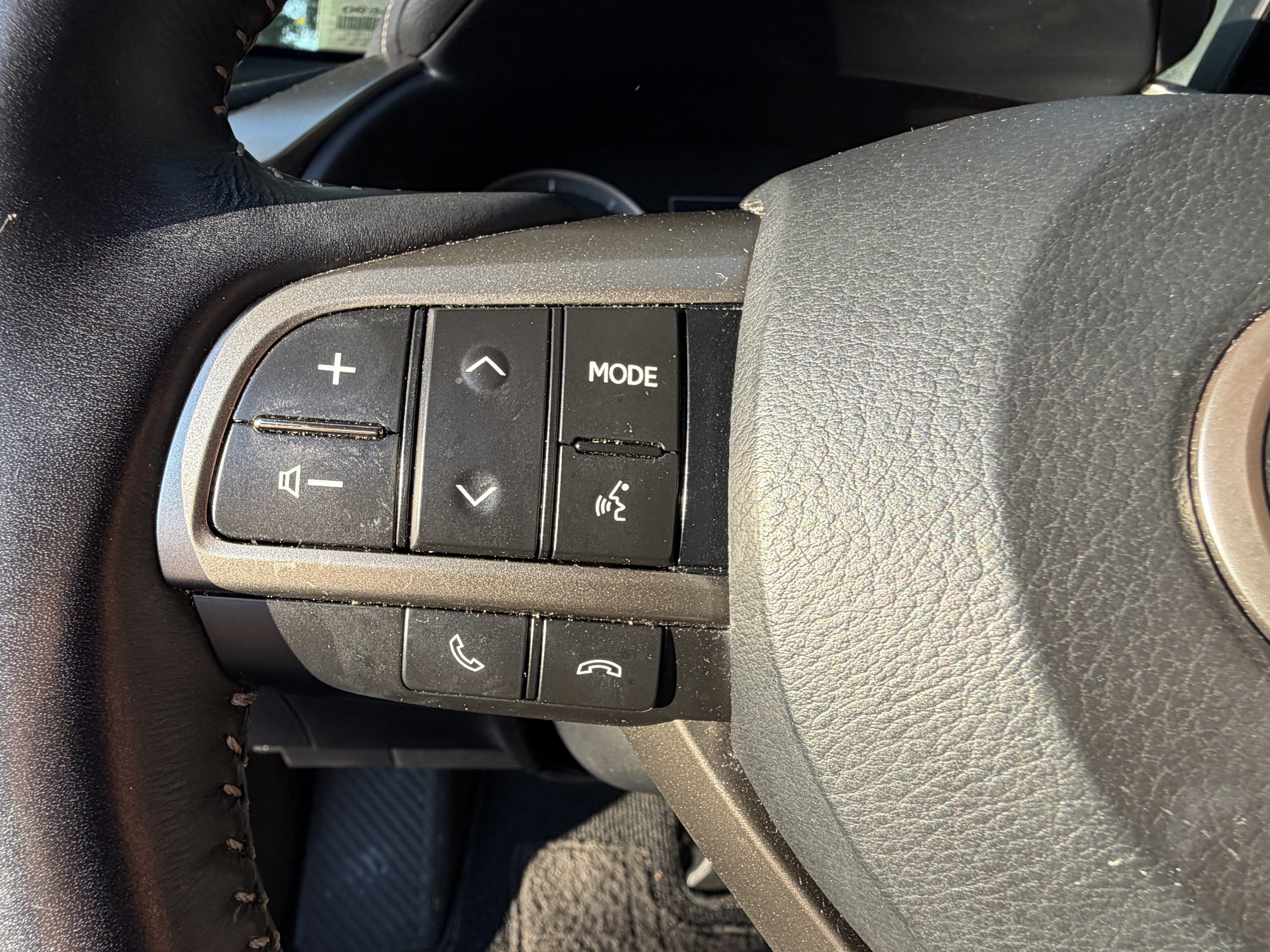 Used 2021 Lexus RX 350L FWD w/ Premium Package image 19