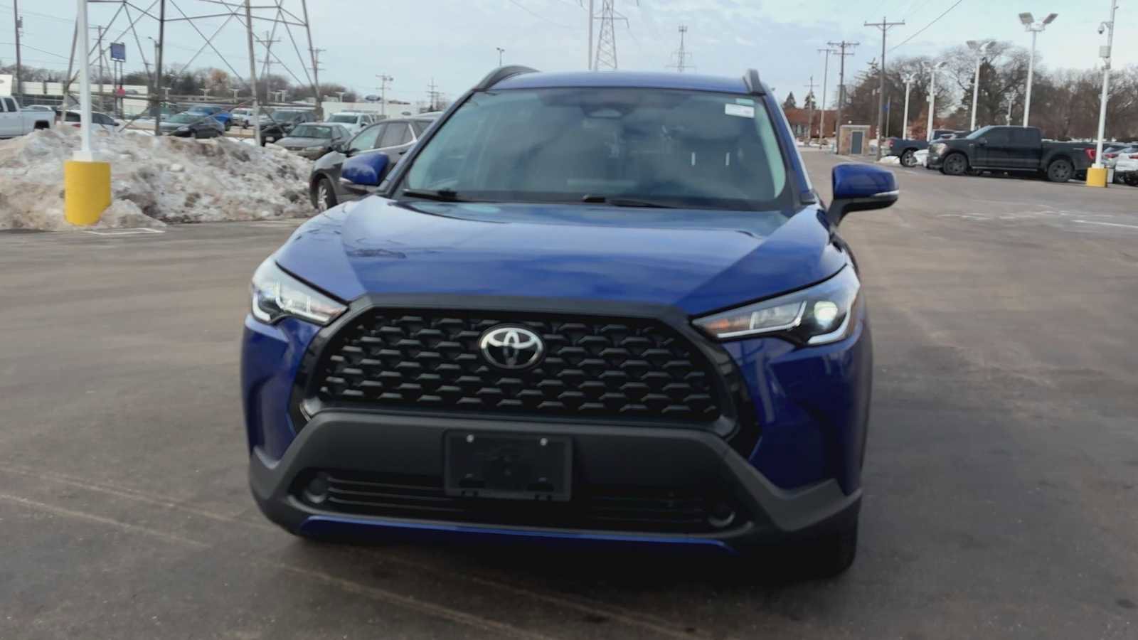 Used 2023 Toyota Corolla Cross LE image 7