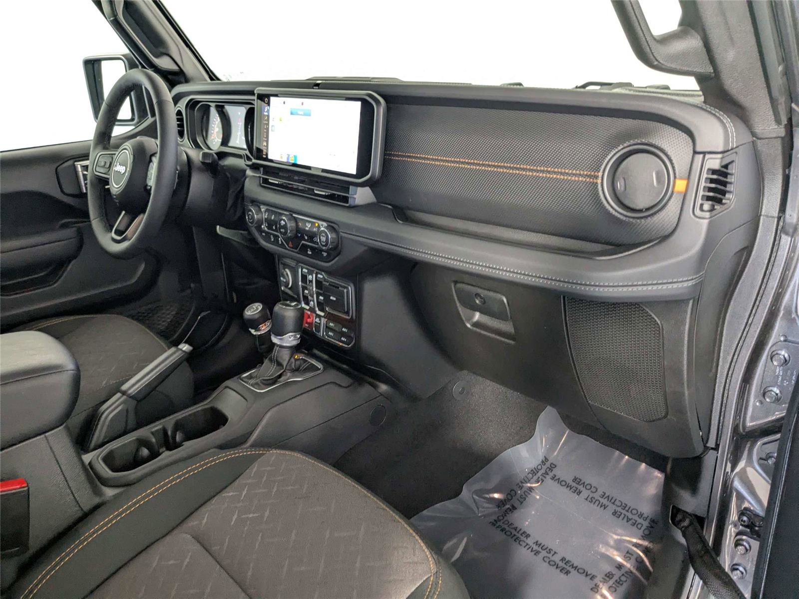 Used 2025 Jeep Gladiator Mojave w/ Convenience Group AWD/4WD image 30