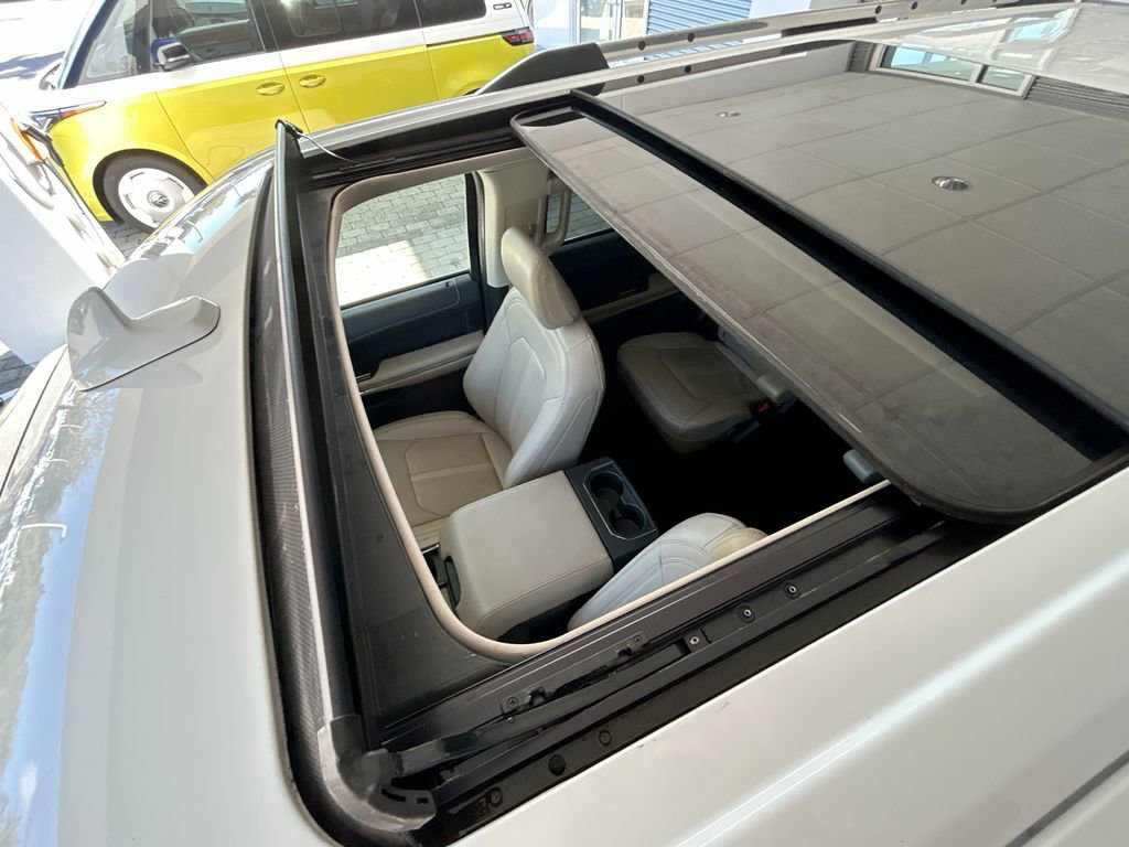 Used 2024 Ford Expedition Limited image 43