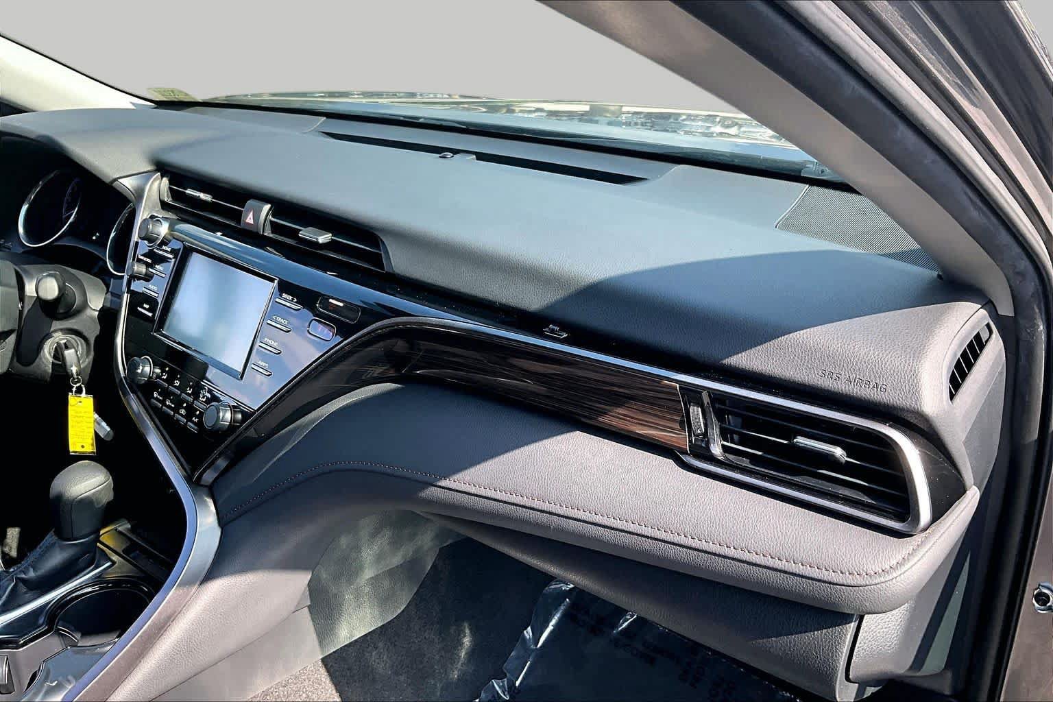 Used 2019 Toyota Camry LE FWD image 18