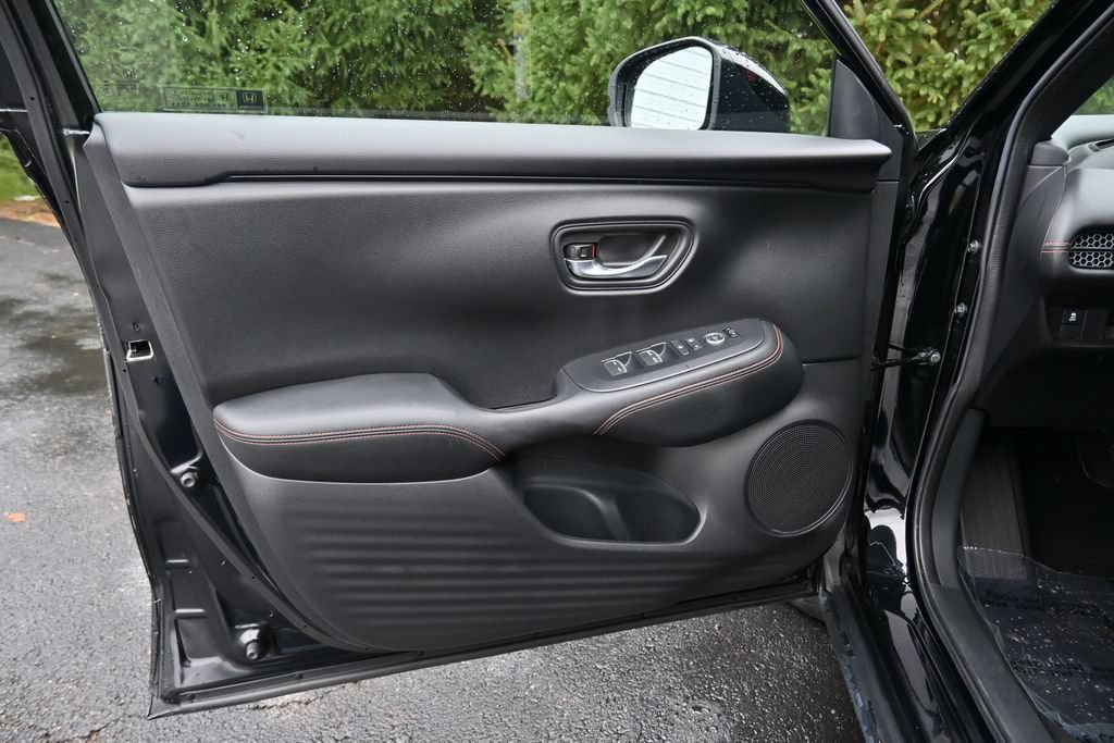 Used 2025 Honda HR-V Sport image 26
