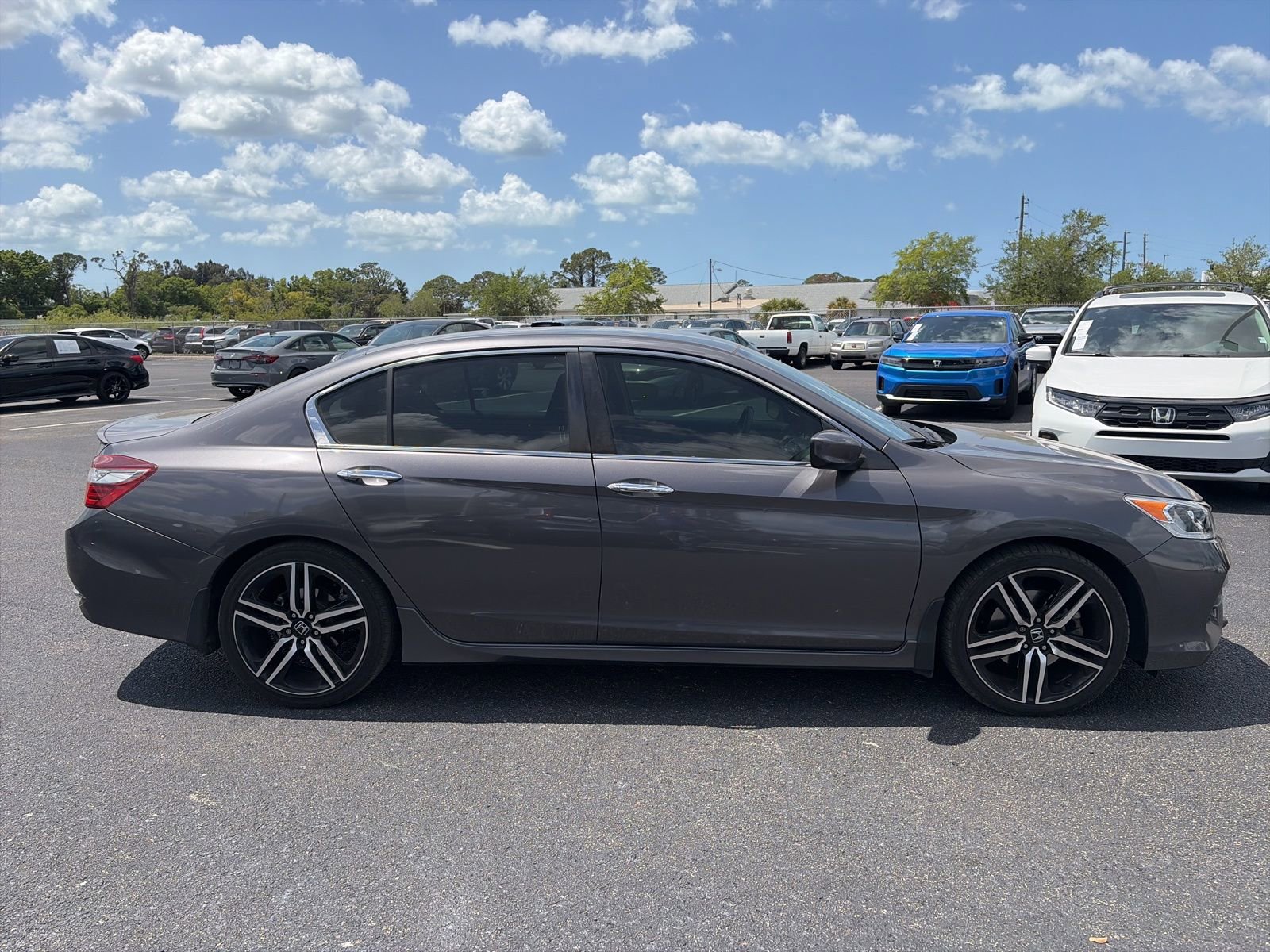 Used 2017 Honda Accord Sport Special Edition image 8