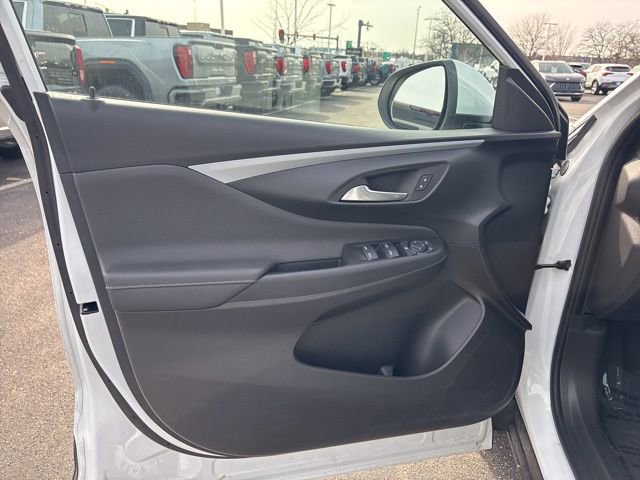 Certified 2025 Buick Envista Sport Touring FWD image 12