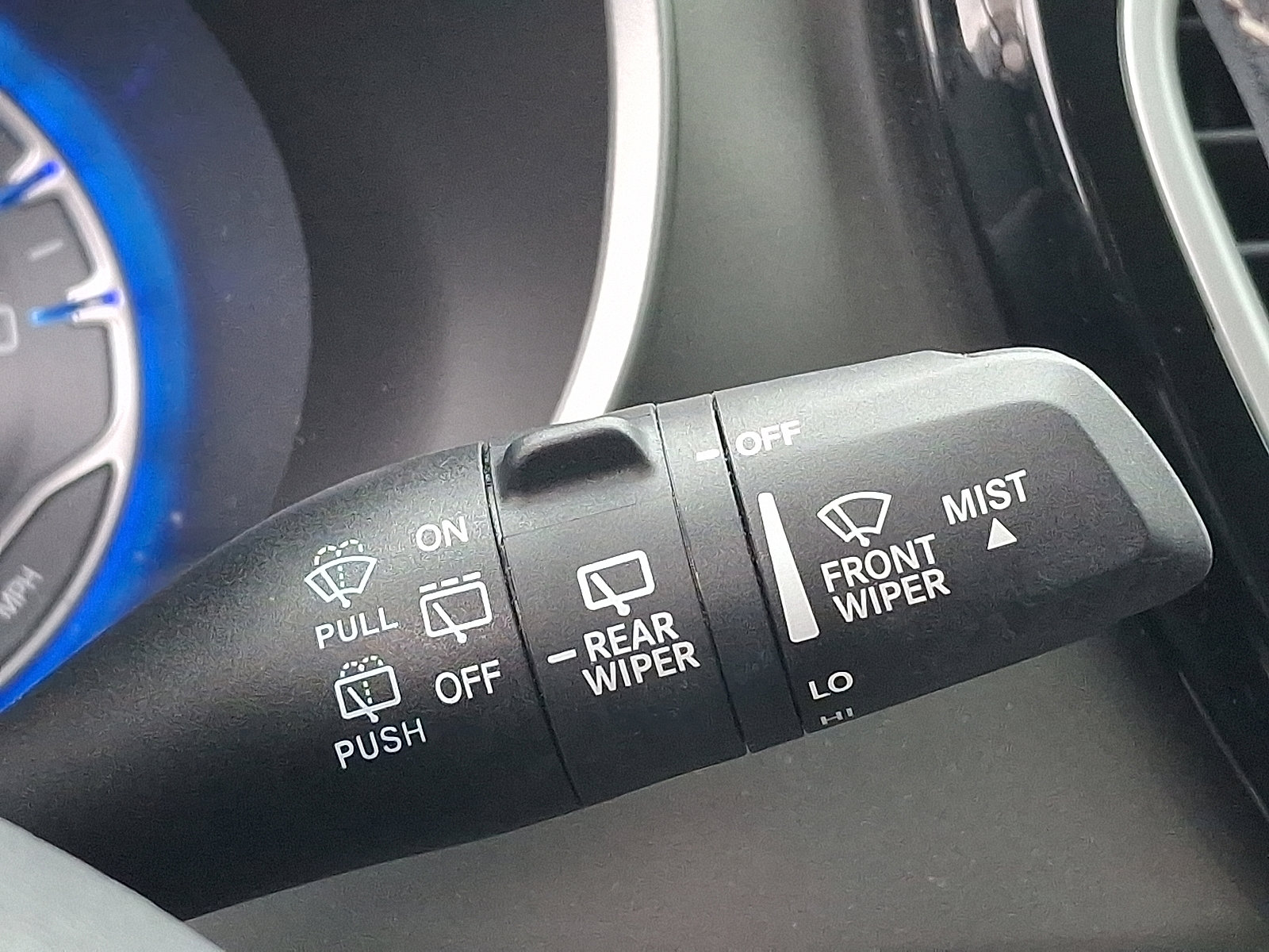 Certified 2023 Chrysler Pacifica Touring-L image 25