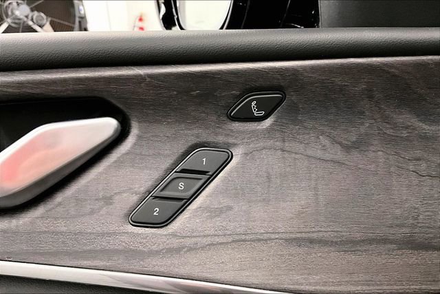 Used 2024 Jeep Grand Cherokee Overland w/ Luxury Tech Group IV image 32