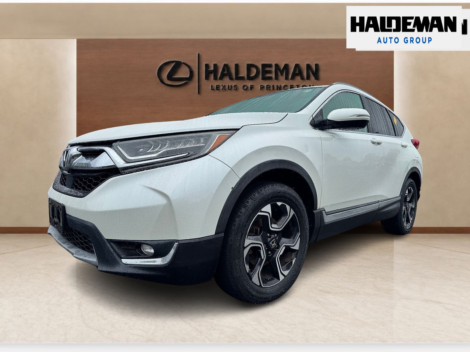 Used 2017 Honda CR-V Touring image 2