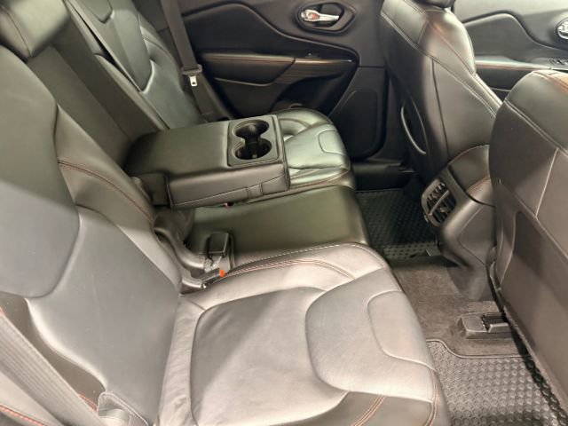 Used 2015 Jeep Cherokee Trailhawk w/ Comfort/Convenience Group image 14