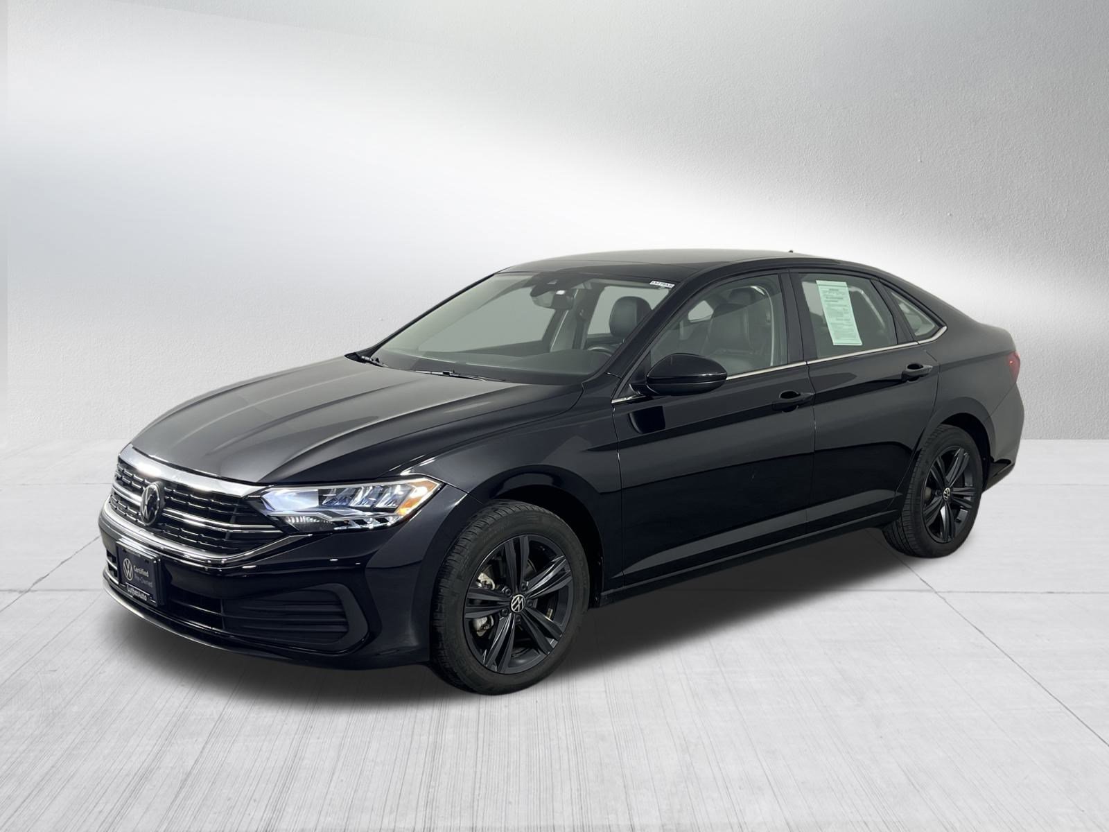 Certified 2023 Volkswagen Jetta SE w/ Panoramic Sunroof Package video 3