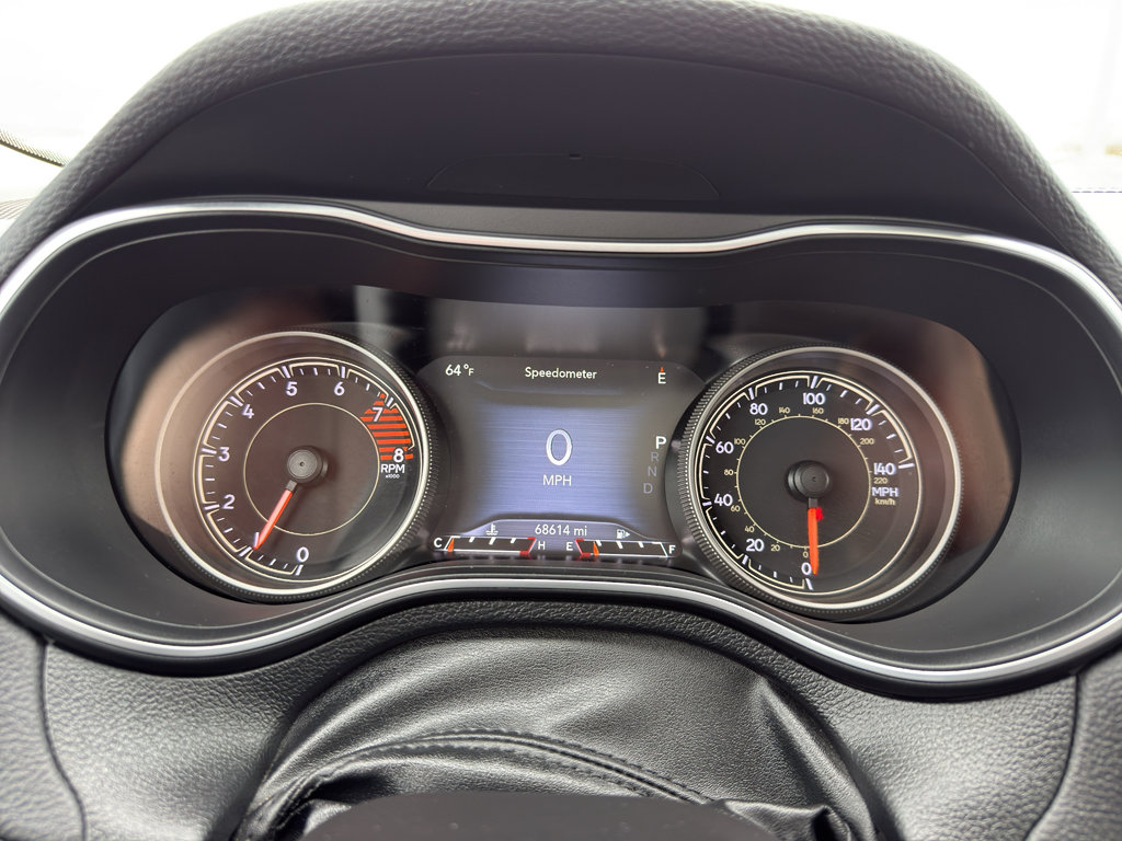 Used 2019 Jeep Cherokee Limited w/ Luxury Group AWD/4WD image 17