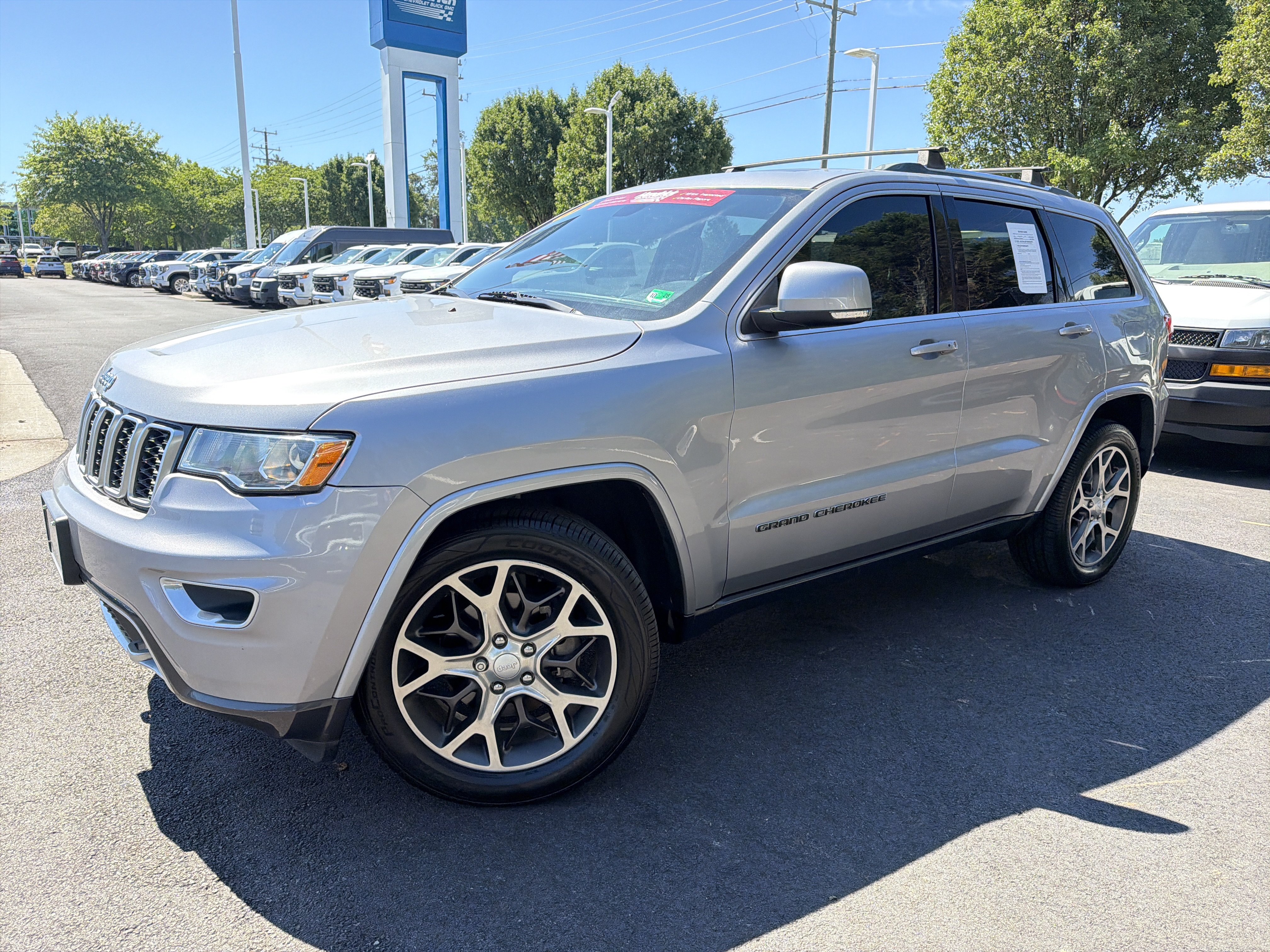 Used 2018 Jeep Grand Cherokee Limited AWD/4WD image 5